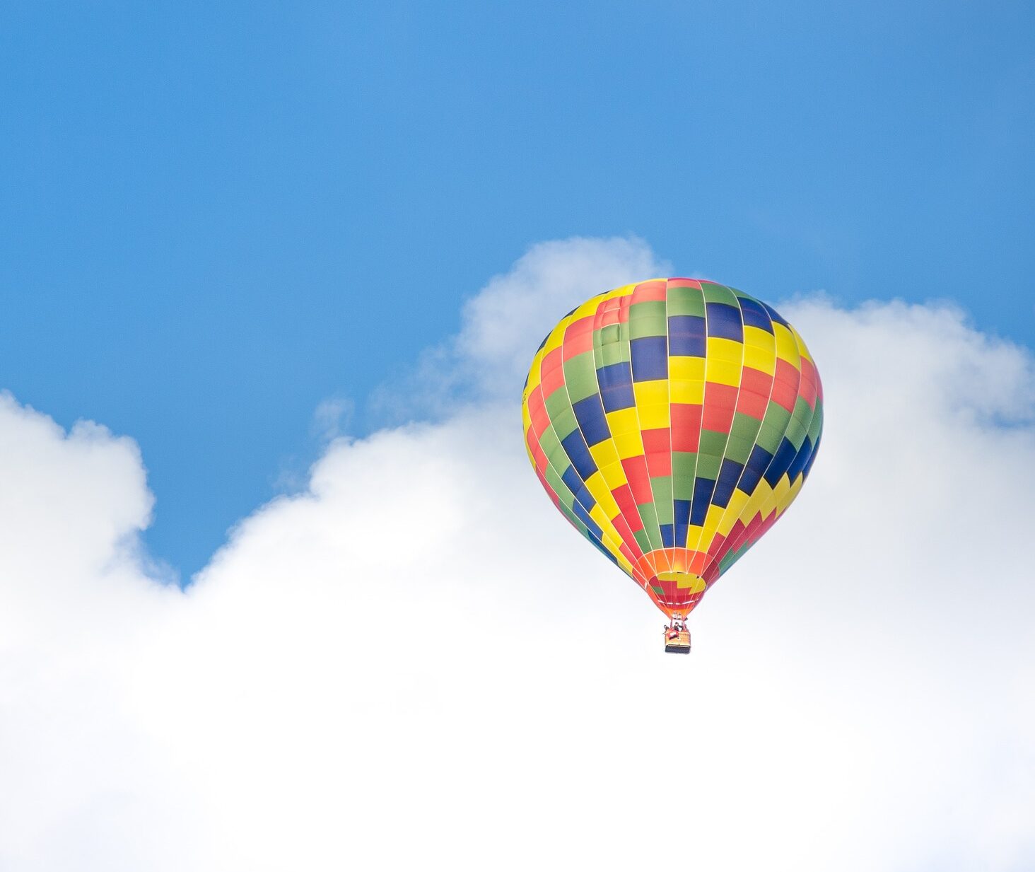 Notorious hot air balloon thief’s getaway foiled by gentle breeze - The ...