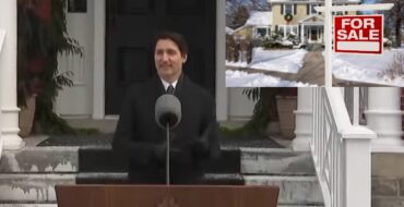 Justin Trudeau at a podium outside Rideau Cottage, with an insert photo of a large house with a for sale sign